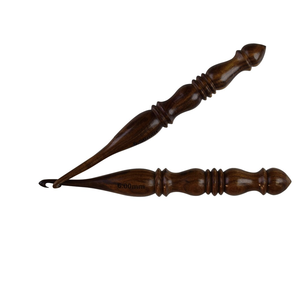 Juego de agujas de ganchillo de bambú carbonizado ergonómico de 12 tamaños respetuoso con el medio ambiente de madera natural - Product Image 1