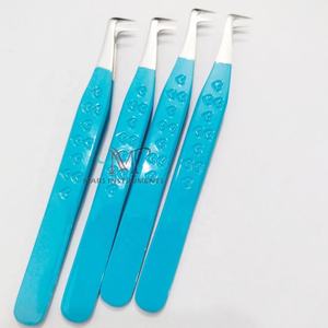 Pinzas para extensiones de pestañas de nano fibra con diseño de corazón de acero inoxidable con agarre excepcional y Punta puntiaguda - Product Image 3