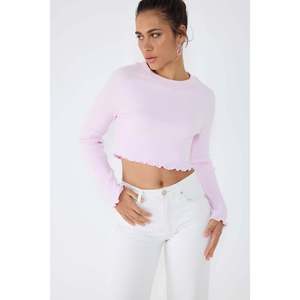 เสื้อครอปถักแบบลำลอง คอกลม แต่งลายริบ พร้อมโลโก้ด้านหน้า ความยาวสั้น - Product Image 3