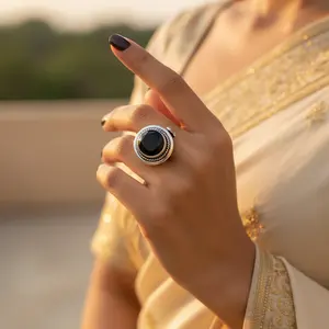 Bague en argent 925 avec saphir pour femmes, plaquée rhodium, bague statement avec topaze et pierre précieuse de coupe ovale pour cadeau - Product Image 3