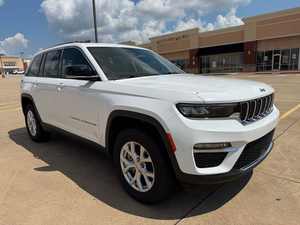 Jeep Grand Cherokee Limited Sport d'occasion propre, modèle 2023 - Product Image 2