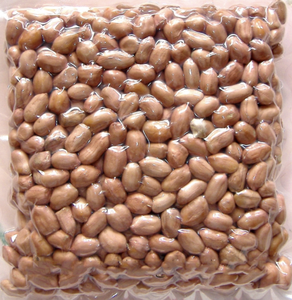 Arachides décortiquées produites au Vietnam, conçues pour les besoins culinaires industriels et domestiques, y compris la torréfaction et le mélange. - Product Image 4