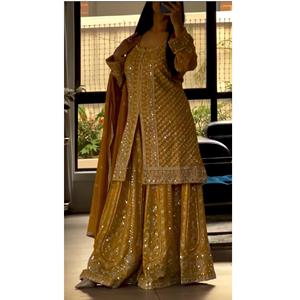 ชุดทางการสำหรับผู้หญิงสไตล์ปากีสถานจากนักออกแบบ - Product Image 1