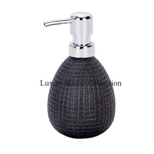 Distributeur de savon en verre cristal 100% fabriqué pour les hôtels, les restaurants et les salles de bain à domicile, provenant d'un fournisseur et d'un fabricant indien - Product Image 3