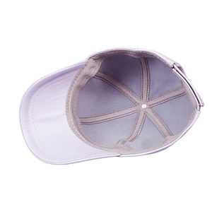 Gorro de Béisbol Unisex de 6 Paneles, 100% Cuero Genuino, Impermeable, Transpirable, con Decoración de Perlas y Hebilla Metálica - Gorro para Exteriores en Color Blanco - Product Image 3
