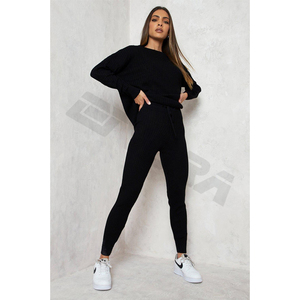 Ensemble sweat-shirt et jogging en polyester doublé polaire personnalisé pour hommes et femmes, conçu pour un confort hivernal chaud dans un style survêtement élégant - Product Image 6