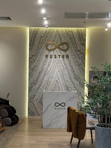 Panel de Pared de Mármol Blanco Gris de 1,3 mm de Grosor, Duradero, Ecológico, Impermeable, con Acabado Mate, Diseño Contemporáneo, Decorativo para Villas - Product Image 1