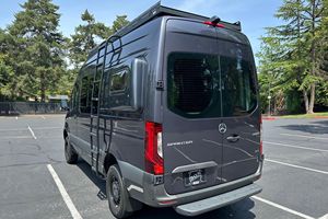 Mejor Oferta 2022 Sprinter 2500 4x4 |   Furgoneta de Carga y Pasajeros |   Vehículo Utilitario con Tracción en las Cuatro Ruedas |   Listo para Exportar - Product Image 5