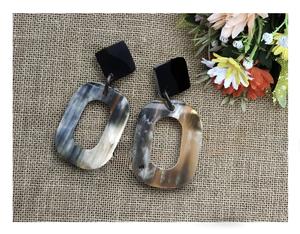 Boucles d'oreilles en corne de buffle pour filles, boucles d'oreilles pour femmes, bijoux en corne, corne naturelle pour femmes, haute qualité - Product Image 1