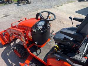 Tractor Utilitario Kubota BX23S de Primera Calidad con Retroexcavadora, 4x4, Diésel, HST, PTO, Excelente Estado, Precio Accesible, Pocas Horas de Uso - Product Image 5