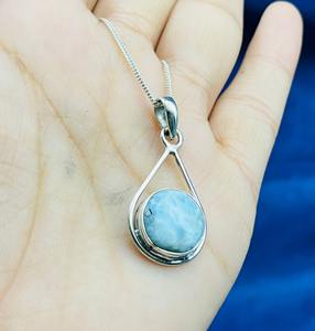 Collar con colgante fino de piedras preciosas de Larimar natural hecho a mano con ajuste de bisel para colgantes de amuleto de amante - Product Image 3