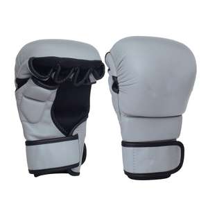 Gants de boxe et d'arts martiaux en cuir pour hommes fabriqués au Pakistan avec logo sur mesure pour l'entraînement - Product Image 3