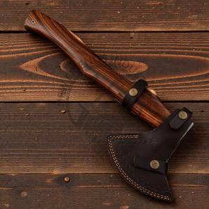 Hacha de Supervivencia para Campamento al Aire Libre, Hecha a Mano, de Acero de Damasco, con Mango de Madera de Palisandro y Funda, Grado Industrial - Product Image 2