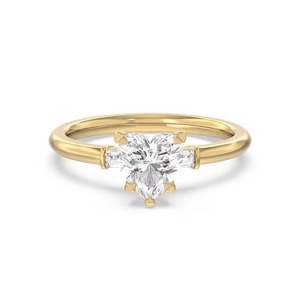 Bague de fiançailles élégante et magnifique en diamants de laboratoire taille cœur F-VS2, idéale pour les occasions festives, en or massif 14 carats avec sertissage à griffes - Product Image 1