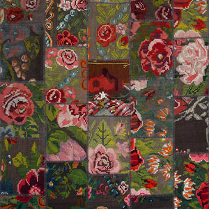 Alfombra Turca Adiva Hecha a Máquina, 28 Pulgadas, Diseño Jacquard Geométrico Tejido, Pelo Corto, Uso Doméstico, Lavable, Base de Poliéster Antideslizante - Product Image 1