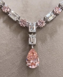 Collier Tennis pour femme en or 3 carats avec gros diamants blancs et roses Certifié IGI pour l'obtention du diplôme - Product Image 1