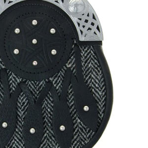 Sporran avant en fourrure fait à la main classique pour kilts écossais tenue culturelle traditionnelle et sacs Sporran formels des hauts plateaux à vendre - Product Image 4