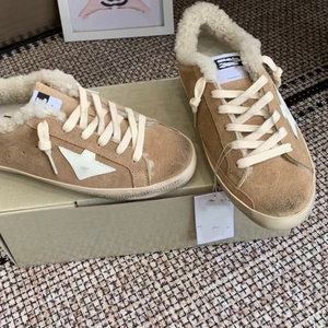 Zapatos Deportivos de Alta Calidad, Modernos, Casuales, Retro, Brillantes, de Diseño, para Invierno - Product Image 1