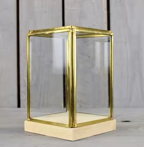 Boîte de rangement pour bijoux en verre et laiton de style vintage, fabriquée à la main avec un design gravé pour la décoration de la maison et du bureau - Product Image 4