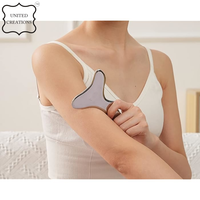 Outil facial de poche en acier inoxydable Gua Sha avec logo personnalisé masseur Guasha en métal de thérapie lisse pour le massage par grattage du corps