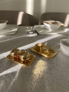 Recién llegado, salero de latón de diseñador con brillo dorado para regalos premium y fines de decoración de interiores - Product Image 4