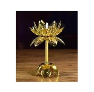 แท่นวางเทียนโลหะสีทองดีไซน์ดอกบัวทำด้วยมือมีเอกลักษณ์ของเครื่องใช้บนโต๊ะแบบโบราณสินค้าที่มีพรสวรรค์เชิงเทียนโลหะสีทอง - Product Image 1