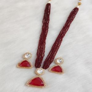 Conjunto de Collar de Latón y Piedra Doble de Moissanita para Mujer, Estilo Casual, Complementa Tanto la Ropa Étnica como la Occidental - Product Image 1