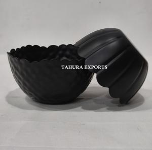 Tazón Clásico Negro de Metal con Forma Simple pero Resistente, Perfecto para Servir, Mezclar y Almacenar Alimentos en el Hogar - Product Image 6