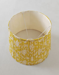 Abat-jour plissé artisanal avec élégant motif bohème sarcelle et jaune Accent de décoration unique pour la chambre à coucher, le salon - Product Image 3