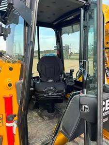 Chargeuse compacte JCB 1CXT avec pince télescopique - Machine de construction compacte, polyvalente et puissante - Product Image 5