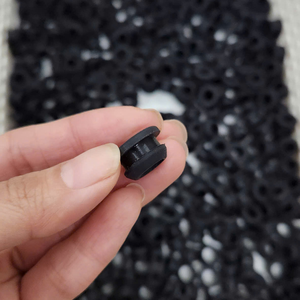 Las tapas de silicona vietnamitas ofrecen una protección inmejorable para los tapones de pintura que aumentan la eficiencia y garantizan un enmascaramiento impecable - Product Image 3