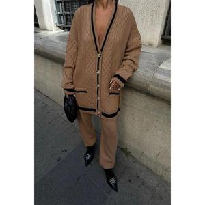 ลูนาเดล 9974 เสื้อคาร์ดิแกนถักและชุดกางเกงทรงตรงเอวสูง - Product Image 3