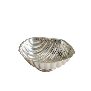 Bol de service décoratif en aluminium en forme de feuille, finitions dorées, pour table à manger, fruits et en-cas - Product Image 3