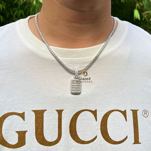 Adorable redondo y Baguette VVs Clarity Diamonds Iced Out Moissanite Hip Hop Mini 10Kt Colgante de oro blanco - Product Image 3