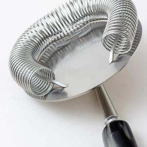 Colador de Cócteles Hawthorne de Lujo con Cabeza de Acero Inoxidable y Mango de Cuerno Natural, Colado Preciso, Herramienta Profesional de Bar - Product Image 5