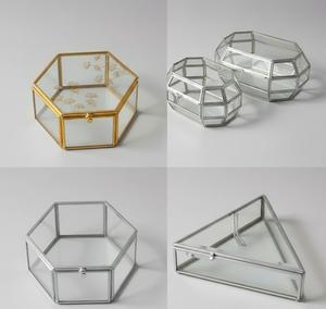 Boîte à bijoux en métal avec capacité personnalisable pour bagues, colliers et cosmétiques - Bagues, parfums, cartes et décoration de table - Product Image 4