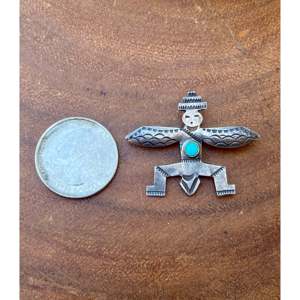 Pin de Plata de Ley y Turquesa Hecho a Mano Estilo Navajo Vintage, Joyería Coleccionable Cultural - Product Image 3