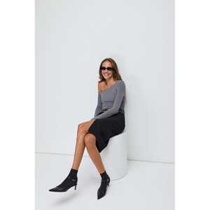 Camiseta TirtBasic con cuello asimétrico - Product Image 3