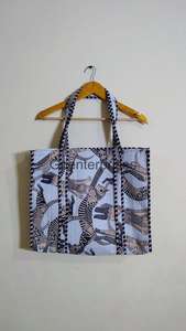 Femmes de haute qualité toutes saisons blanc coton doublé fourre-tout Shopping sac de transport numérique imprimé matelassé accessoire de mode - Product Image 6