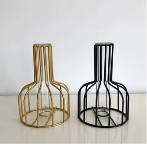 Florero Moderno de Metal en Forma de Corazón con Escritura de Amor y Tubo de Vidrio, Florero Romántico de Mesa con Marco de Hierro Forjado - Product Image 3