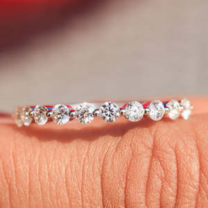 Bague demi-éternité en diamants ronds 0,68 carat - Product Image 5