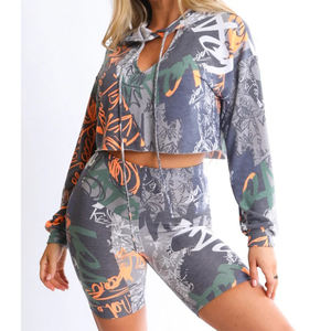 Sweat à capuche en graphite avec logo personnalisé pour femmes avec short de sueur Sweat à capuche court en coton à manches longues et fermeture éclair pour femmes avec short de sueur - Product Image 4