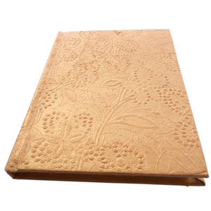 Cuadernos de Estilo Vintage con Tapa Dura, Papel Color Crema con Diseño en Relieve en la Cubierta, Diario - Product Image 2