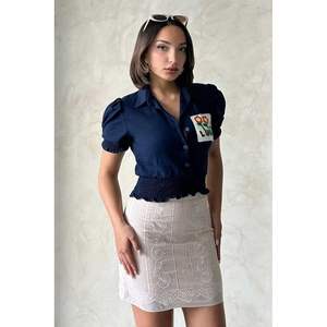 Blusas y Camisas Bordadas Azul Marino para Mujer Topshow al por Mayor - Product Image 4