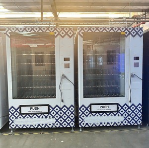 Distributeur automatique de boissons et de collations Distributeur automatique intelligent de boissons et de jus d'eau avec accepteur de billets et lecteur de cartes - Product Image 2