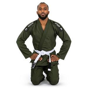 Gis de Jiu Jitsu brésilien Équipement d'entraînement MMA en gros entièrement personnalisé pour les sports de combat au grappling et les performances d'arts martiaux - Product Image 3