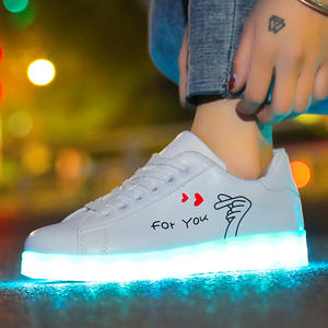 Zapatillas Deportivas de PVC con Luces LED de Colores y Amortiguación para Hombre y Mujer, Estilo Botín para Primavera, Verano y Otoño - Product Image 4