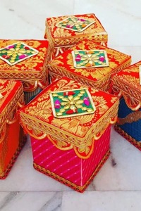 Caja de contenedor de acero decorativa Eid Ramadan Party Return Gift Wedding Nikah Favor Sweets & Dry Fruit Laddoo Box Regalos para invitados - Product Image 4