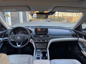 LOVELY 2018 Ho-n-da Ac-co-rd Touring 2.0T TRANSMISSION AUTOMATIQUE 4 CYLINDRES - Product Image 5