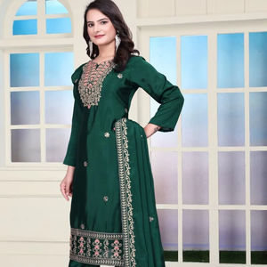 Venta caliente nuevos diseños listos para usar vestidos indios Anarkali para mujeres diseñador paquistaní Punjabi trajes bordado pesado adultos - Product Image 1